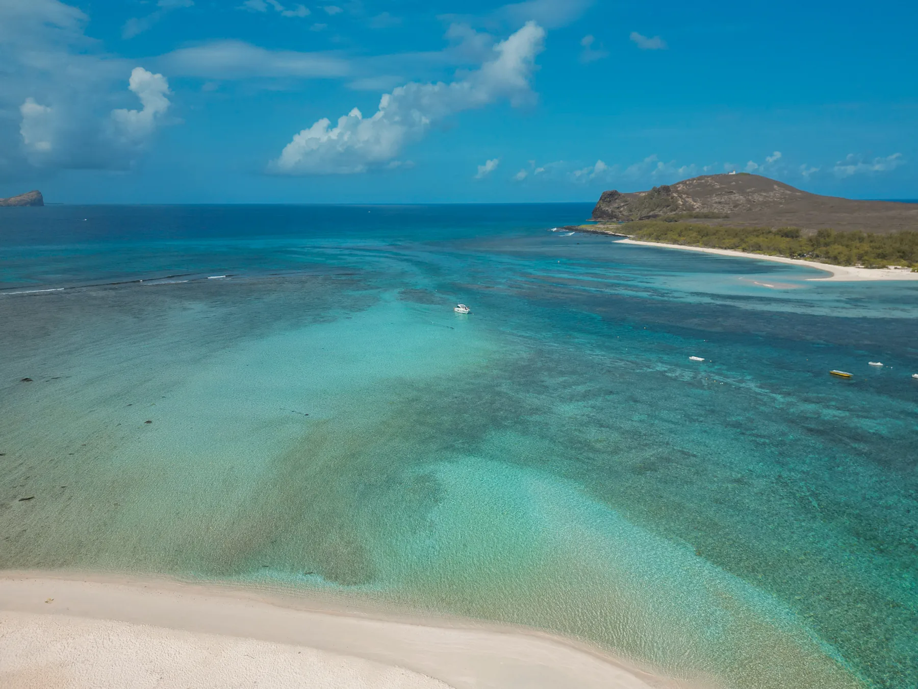 A night in the northern islands with C’est La Vie